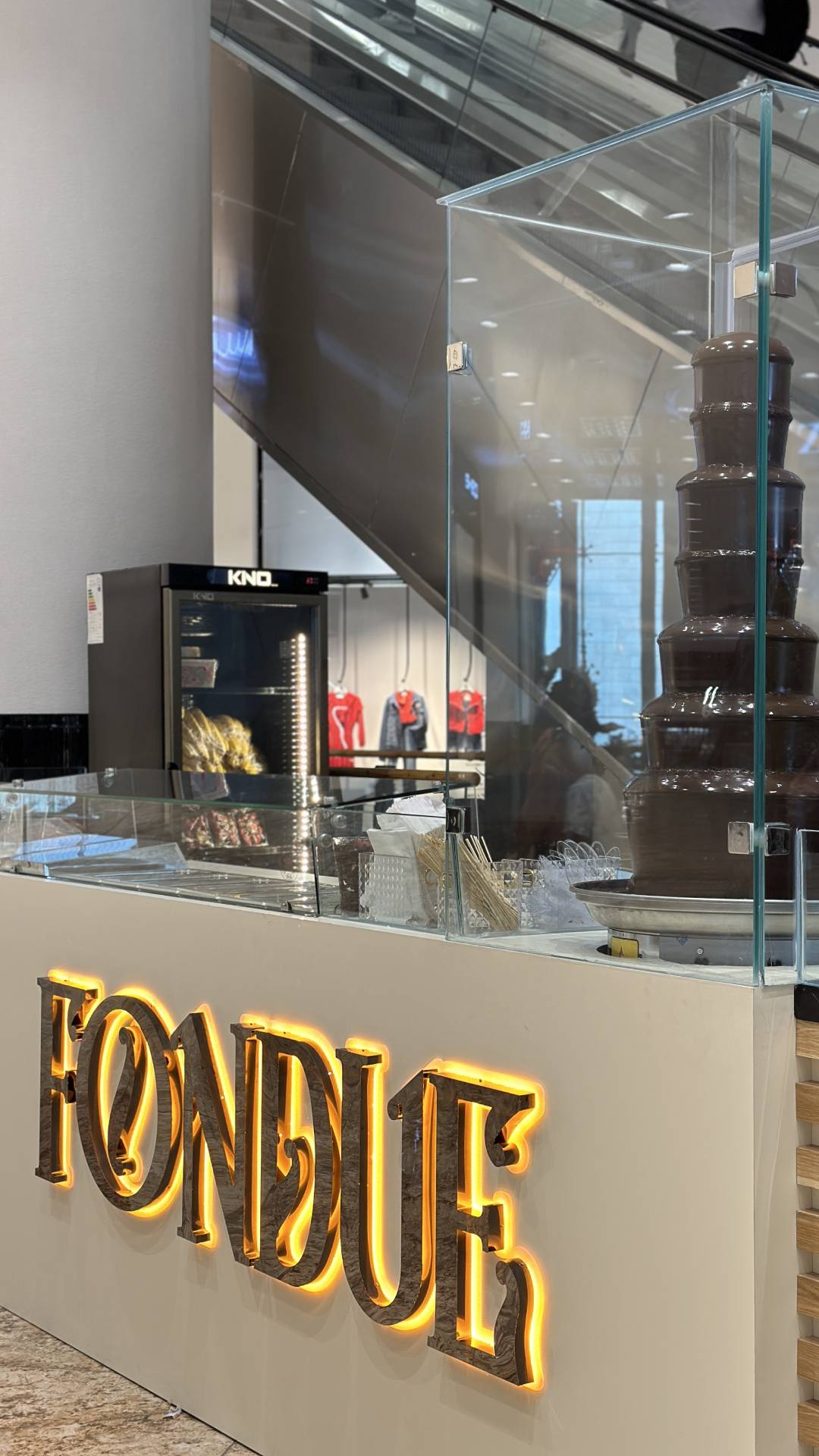 آبشار شکلات فونا 